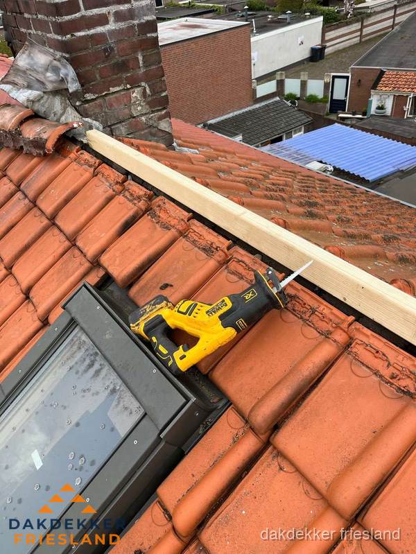 Kosten dak vervangen: werkzaamheden aan pannendak in Friesland