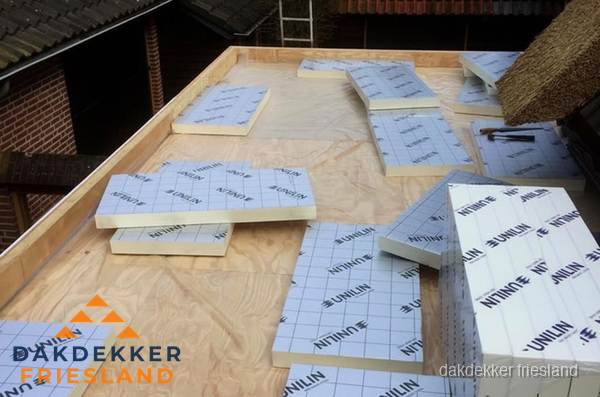 PIR isolatieplaten leggen op plat dak in Friesland PIR isolatieplaten leggen op plat dak in Friesland
