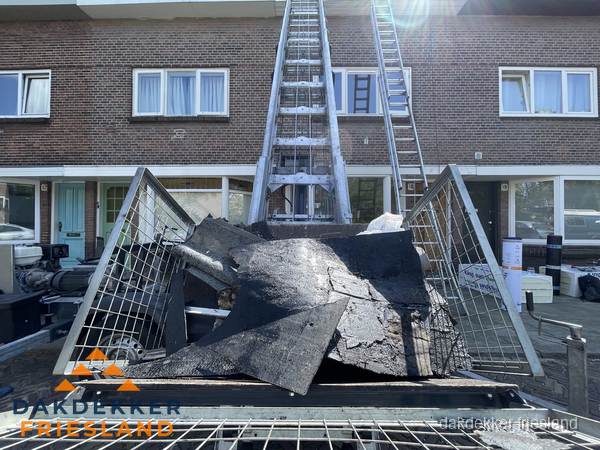 Kosten dakreparatie: dakschade aan flatgebouw in Friesland Kosten dakreparatie: dakschade aan flatgebouw in Friesland