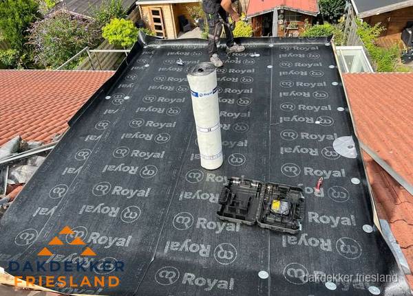 Dakrenovatie met Royal onderdak op plat dak in Friesland